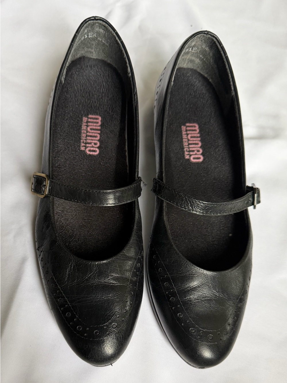 Munro American Black Leather Mary Jane Comfort Shoes Perforated 7.5 M Low Heel